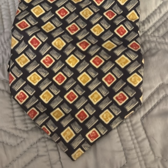 Hugo Boss Vintage 100% Silk made in Italy Geometric Tie EUC Designer - Picture 2 of 4